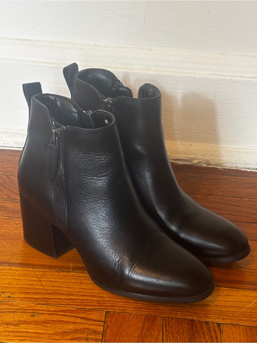 Blondo Black Leather Side-Zip Heel Booties